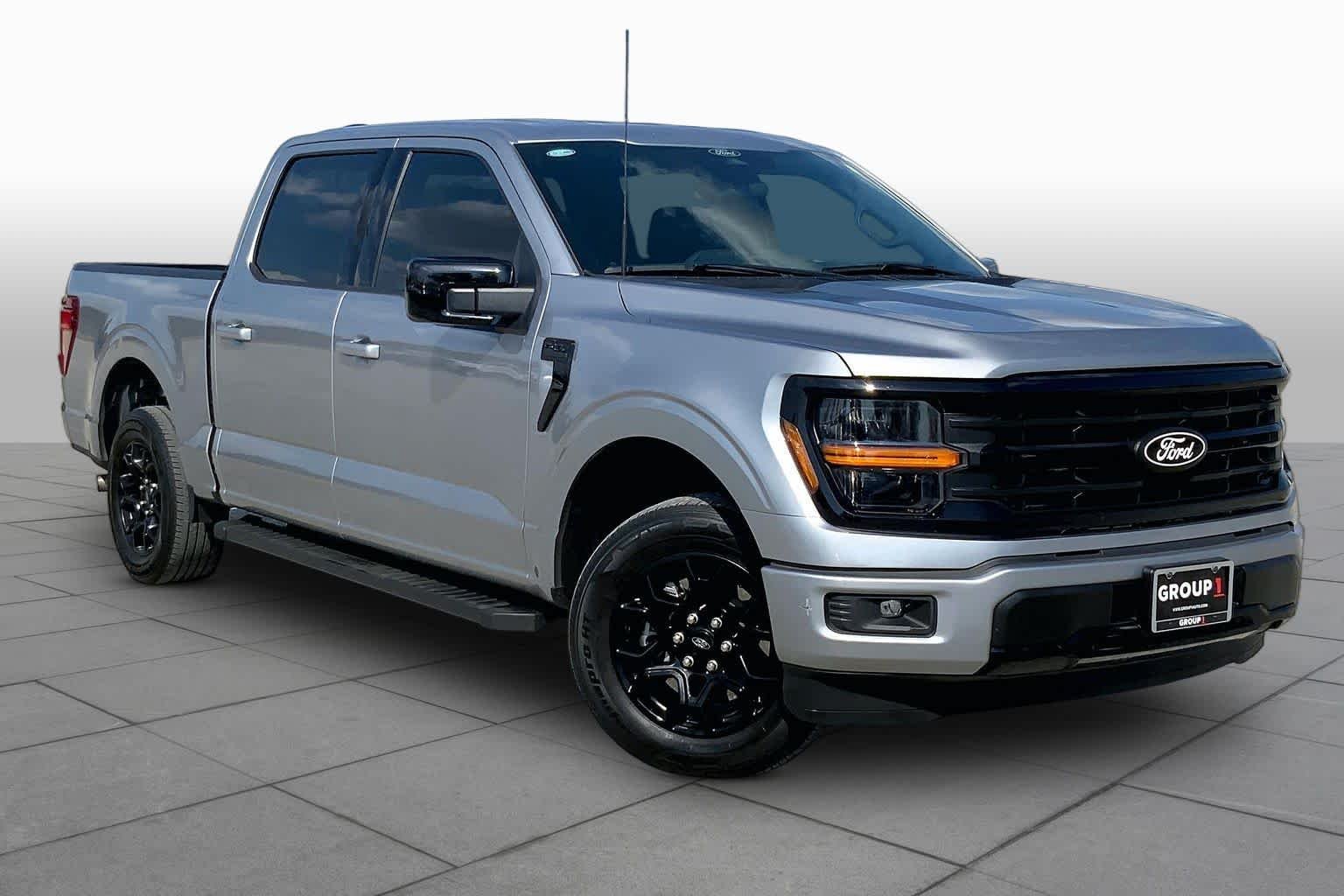 Used 2025 Iconic Silver Ford XLT image 3