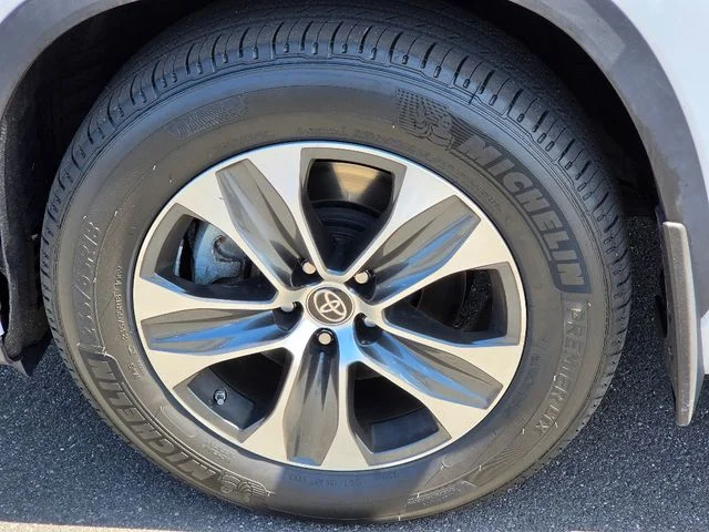 Used 2023 Beige Toyota XLE image 18