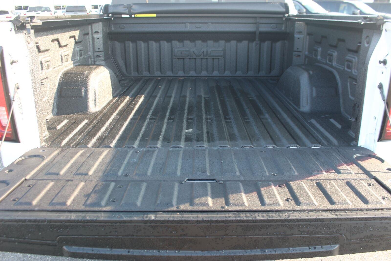 Used 2026 Summit White GMC AT4 image 12