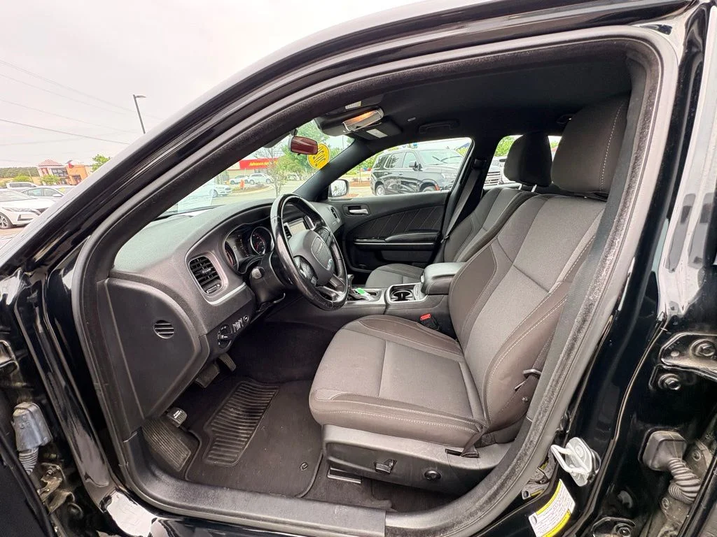 Used 2020 Black Dodge SXT image 17