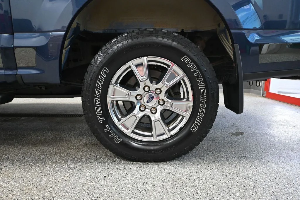 Used 2016 Blue Ford XLT image 16