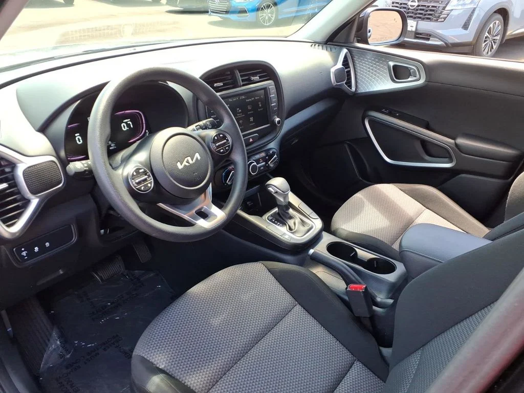 2024 Kia Soul LX - Photo 27