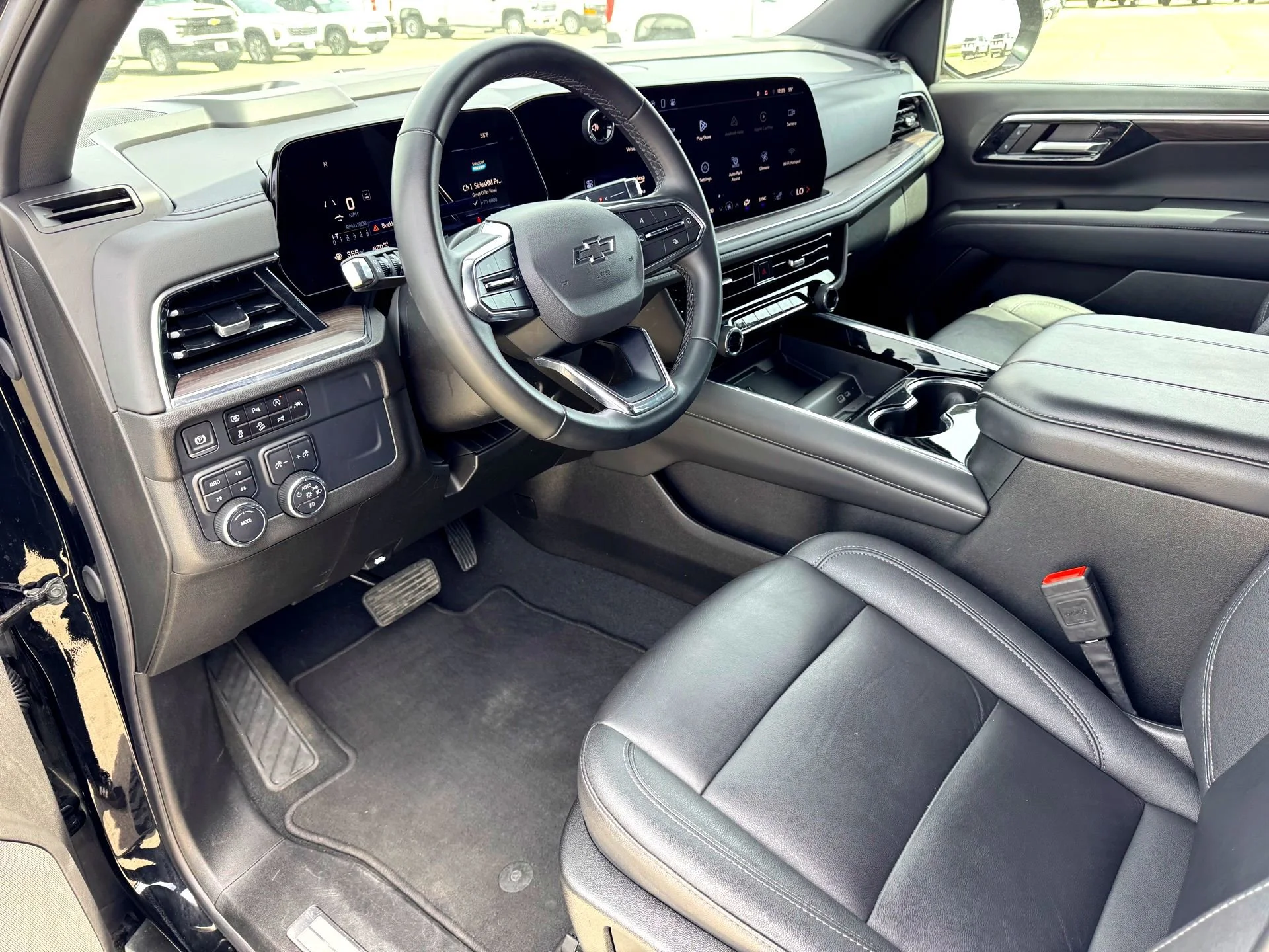 Used 2025 Black Chevrolet Z71 image 11