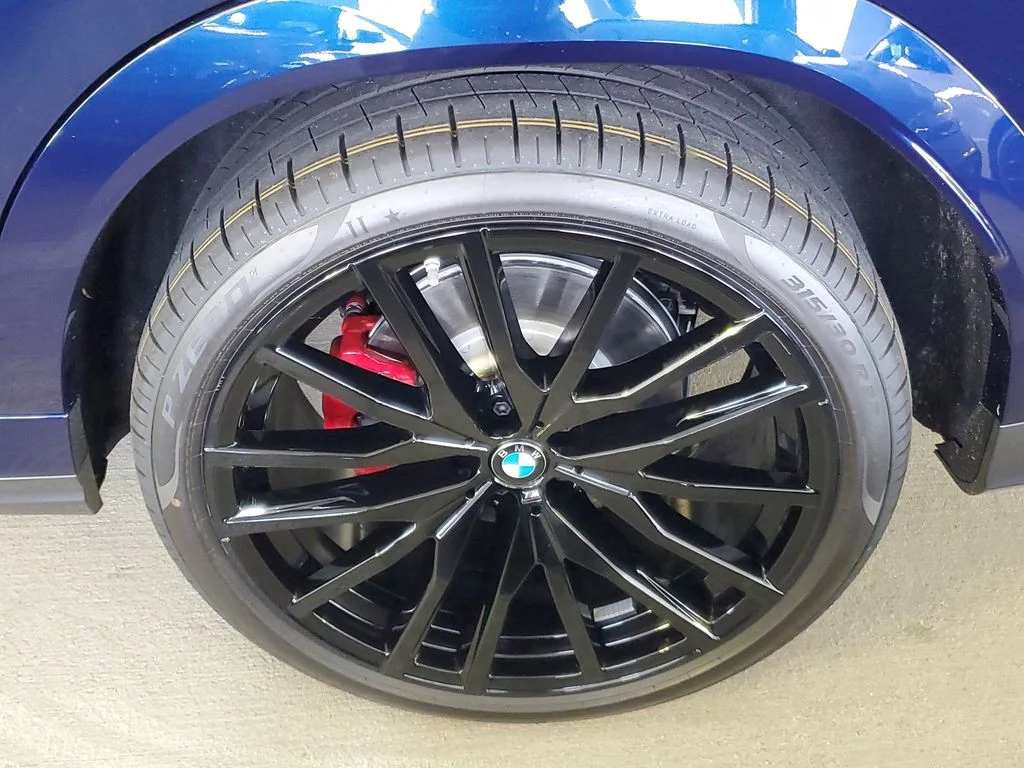 New 2027 Tanzanite Blue II Metallic BMW xDrive40i image 5
