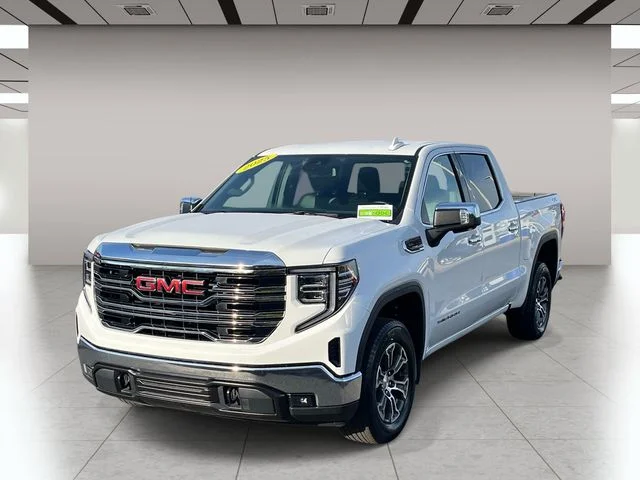 Used 2025 White GMC SLT image 8