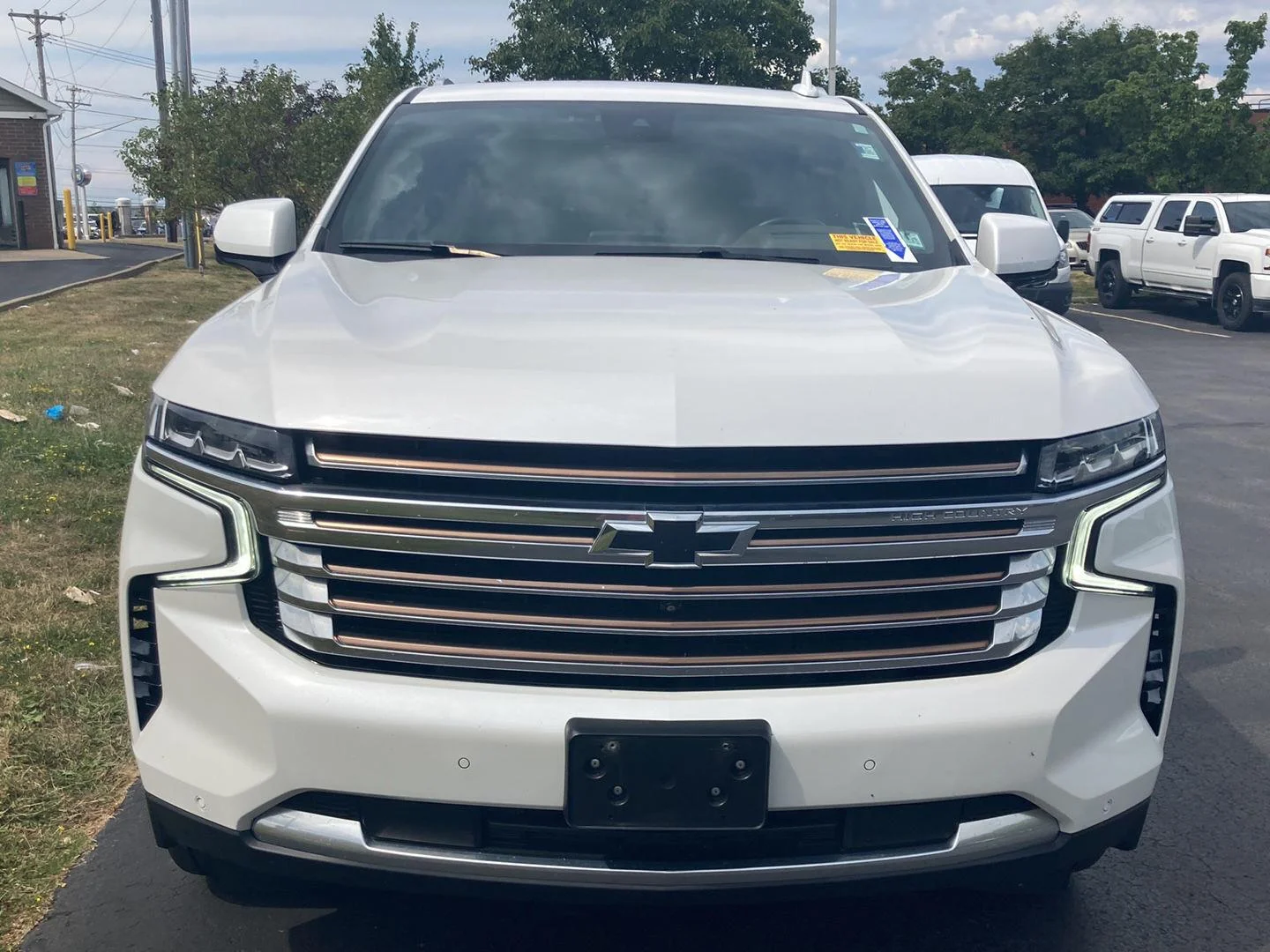 Used 2023 IRIDESCENT PEARL TRICOAT Chevrolet High Country image 2