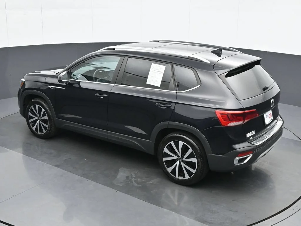 Used 2022 Black Volkswagen 1.5T SE image 19