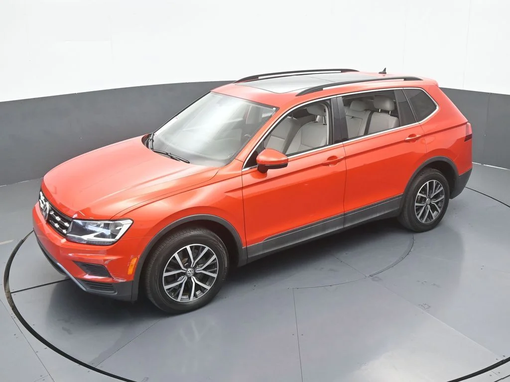 Used 2019 Orange Metallic Volkswagen 2.0T SE image 44