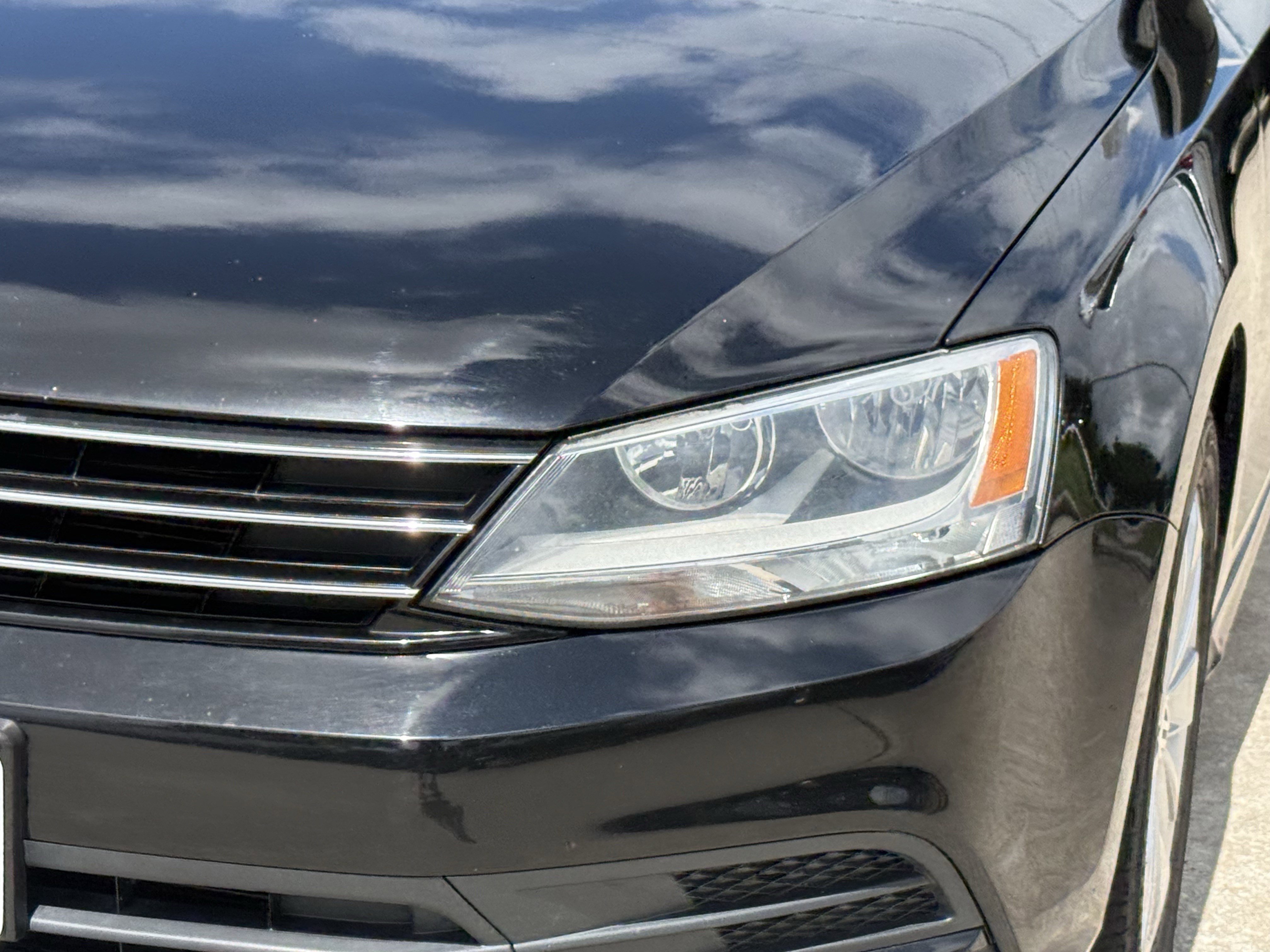 Used 2015  Volkswagen  image 10