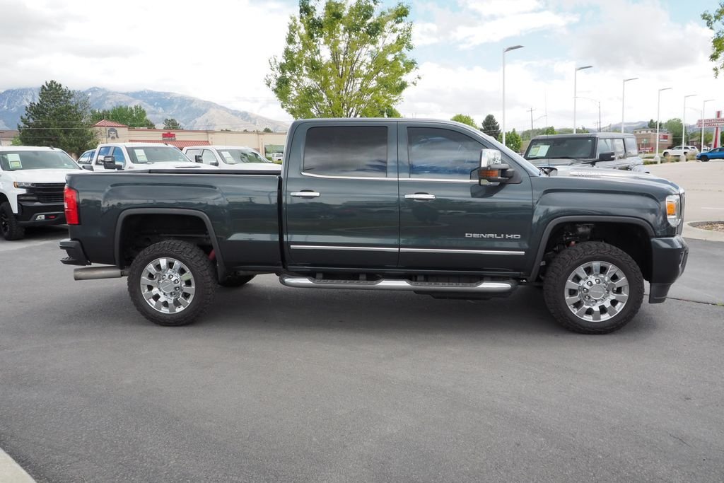 Used 2017 Gray GMC Denali image 4