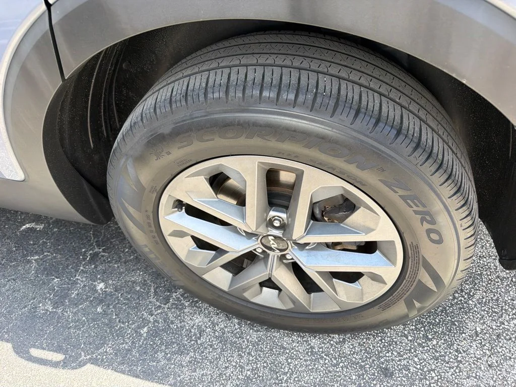 Used 2024 Everlasting Silver Kia LX image 10