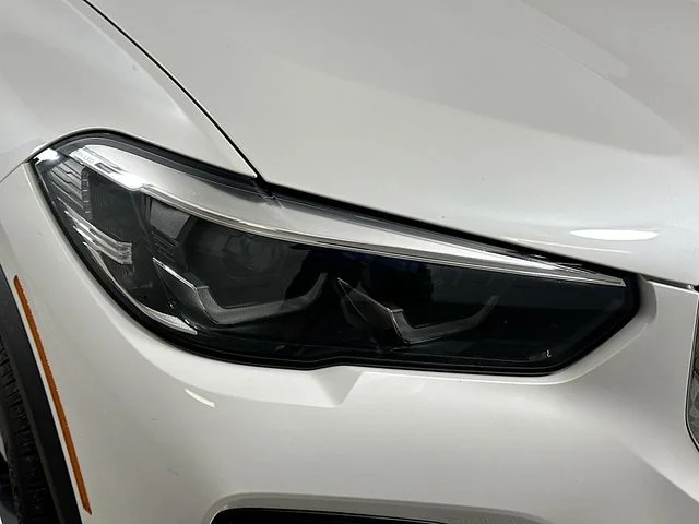 Certified Used 2022 White BMW sDrive40i image 26