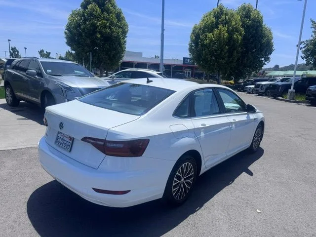 Used 2019 White Volkswagen SEL image 6