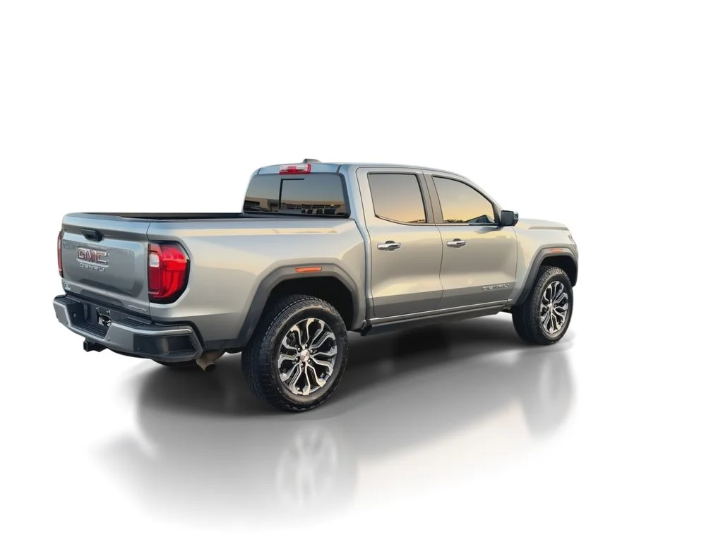 Used 2025 Silver GMC Denali image 8