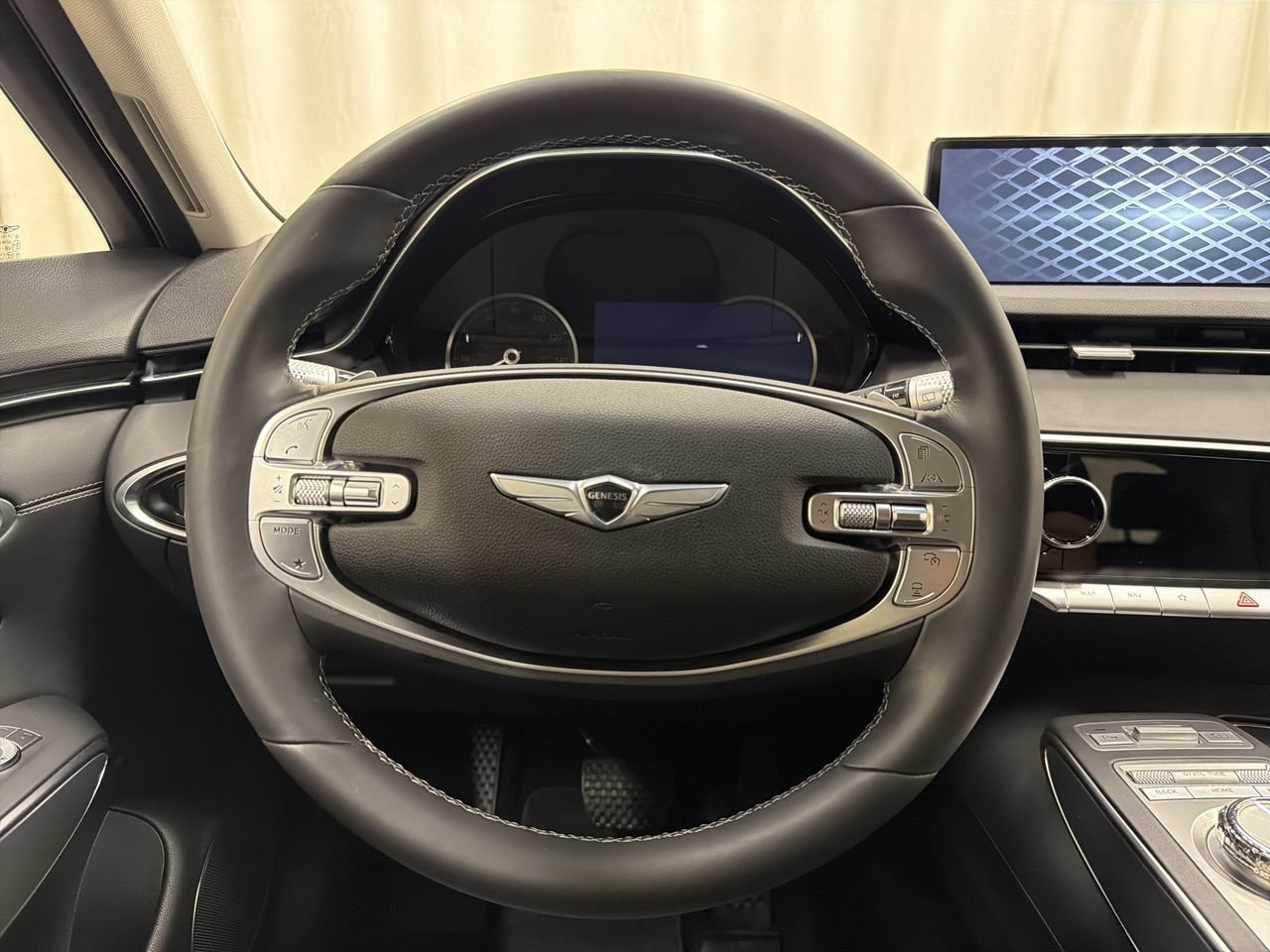 2024 GENESIS GV70 Standard - Photo 16