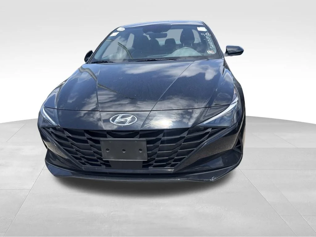 Used 2023 Black Hyundai SEL image 3