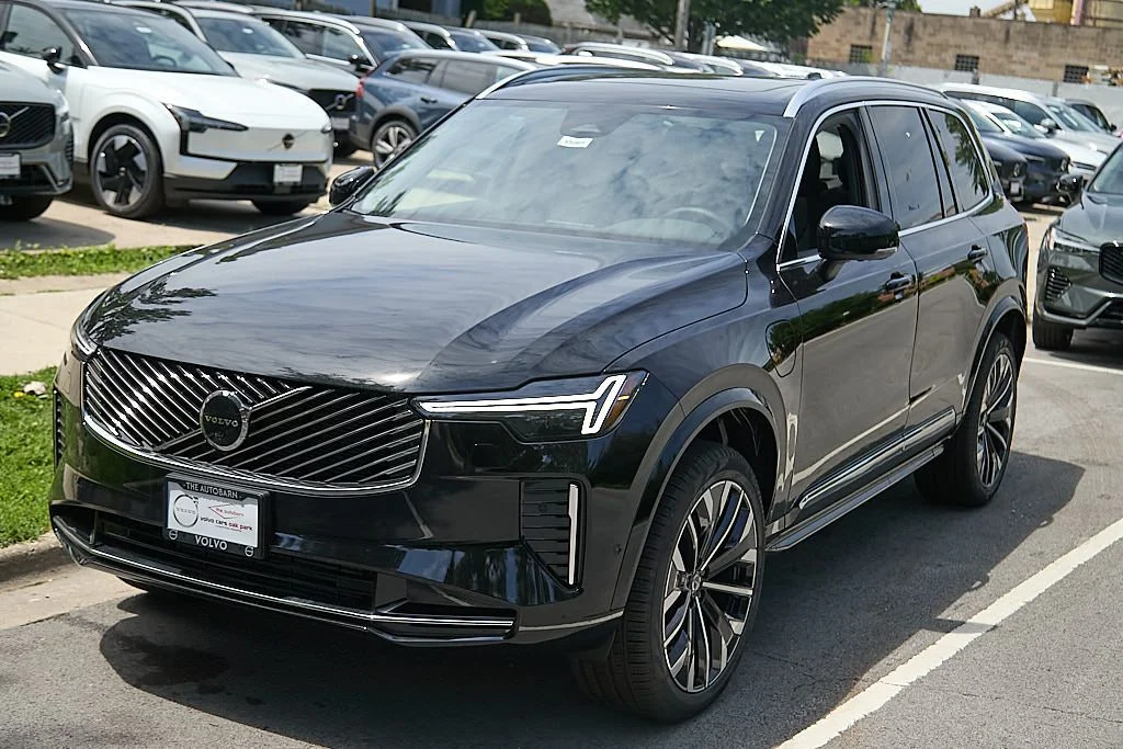 New 2026 Onyx Black Volvo Plus image 6