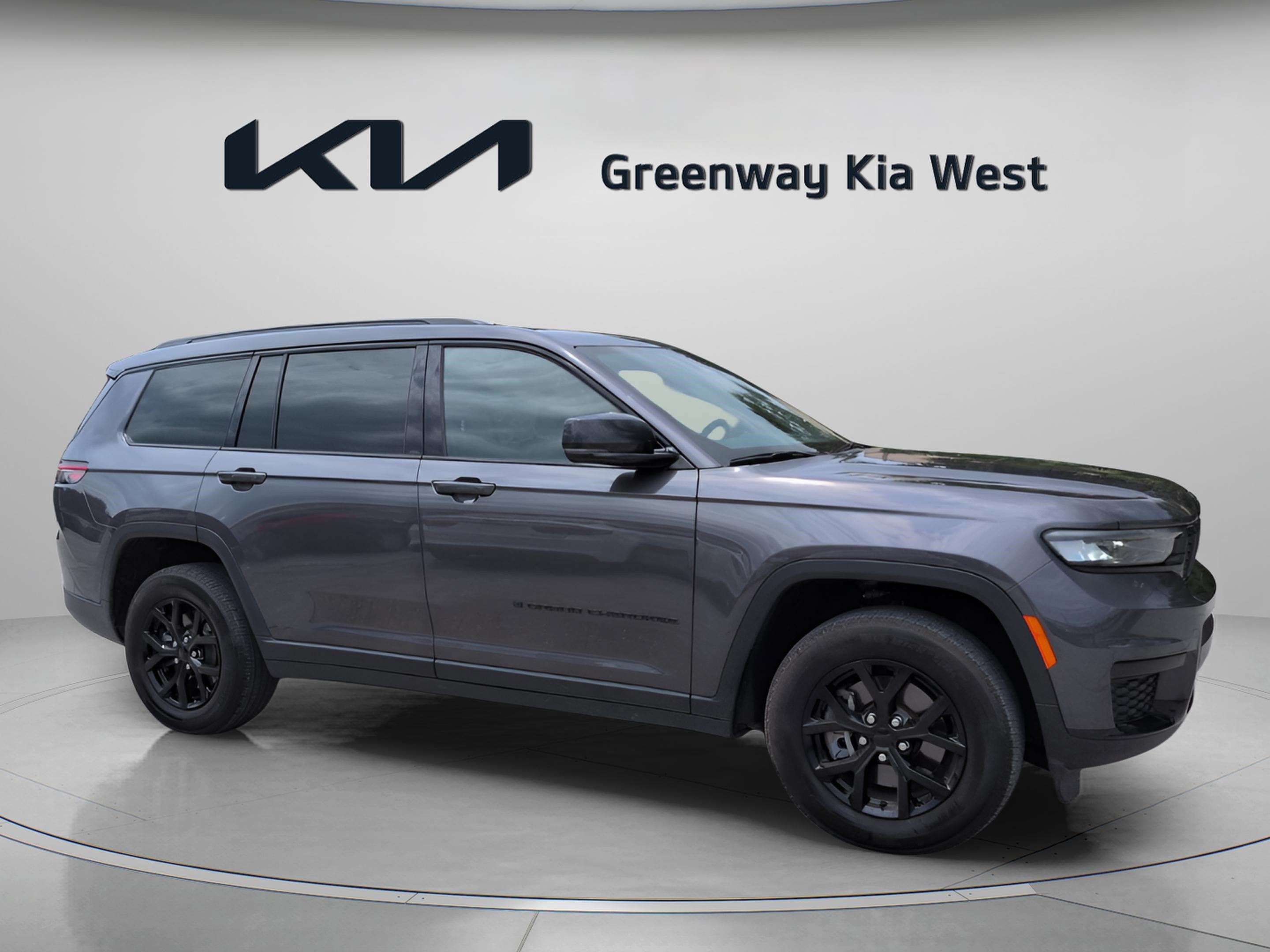 Used 2024 Baltic Gray Metallic Clearcoat Jeep Altitude image 1