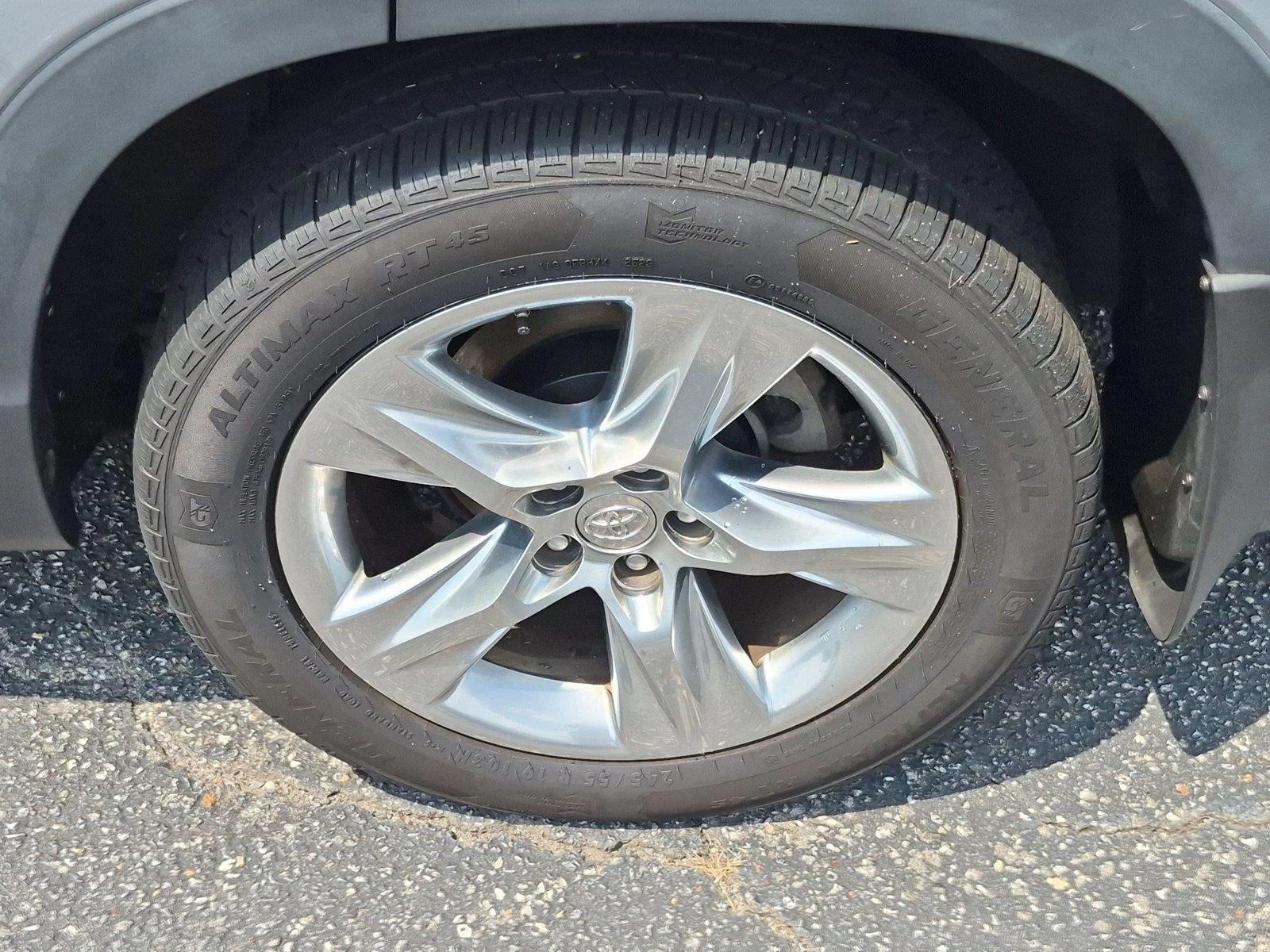 Used 2014 Silver Sky Metallic Toyota Limited image 11