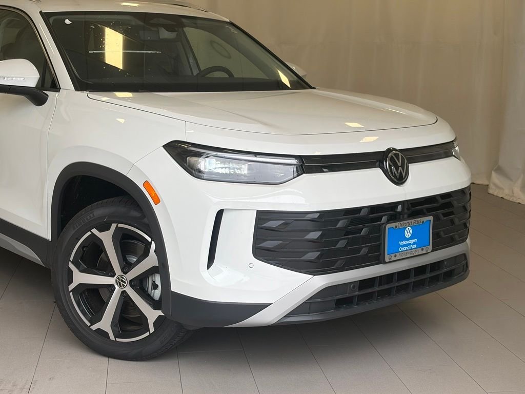 New 2026 Pure White Volkswagen SE image 6