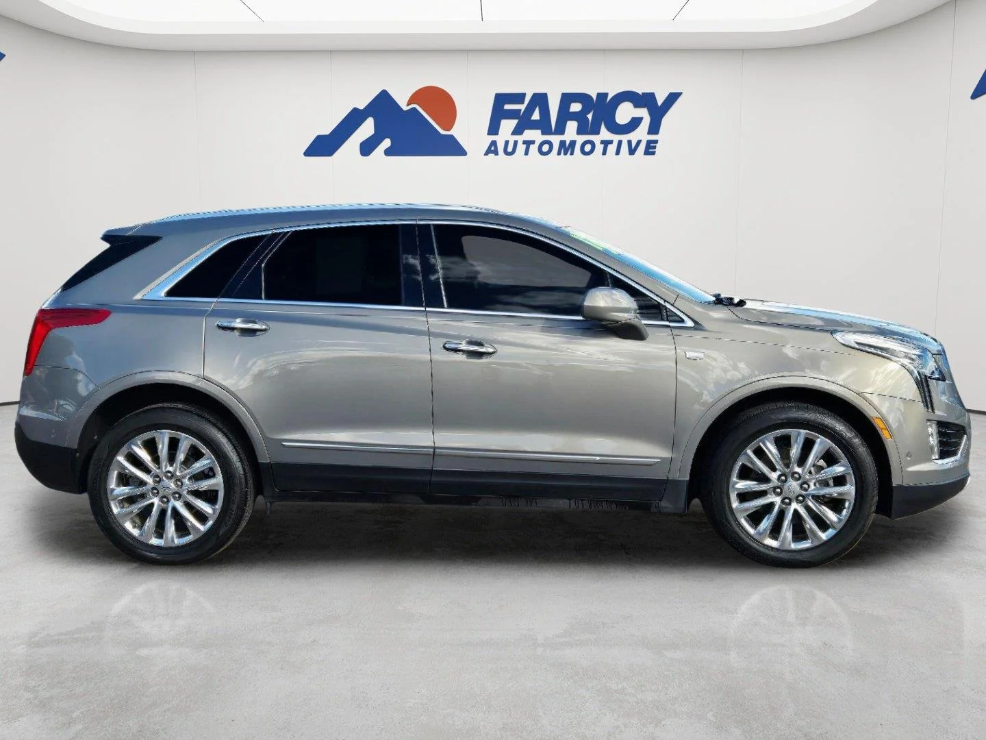 Used 2019 Bronze Dune Metallic Cadillac Platinum AWD image 4