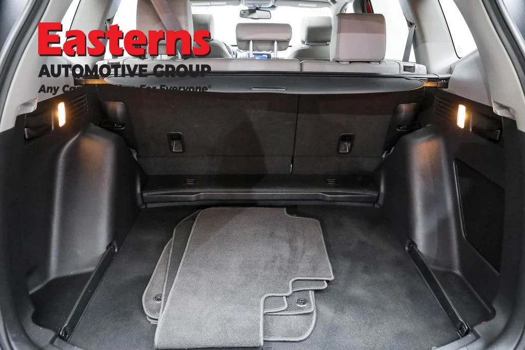 Used 2022 Red Honda Touring image 9