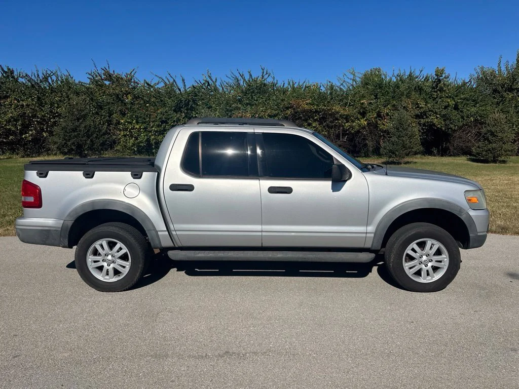 Used 2010 Silver Ford XLT image 8
