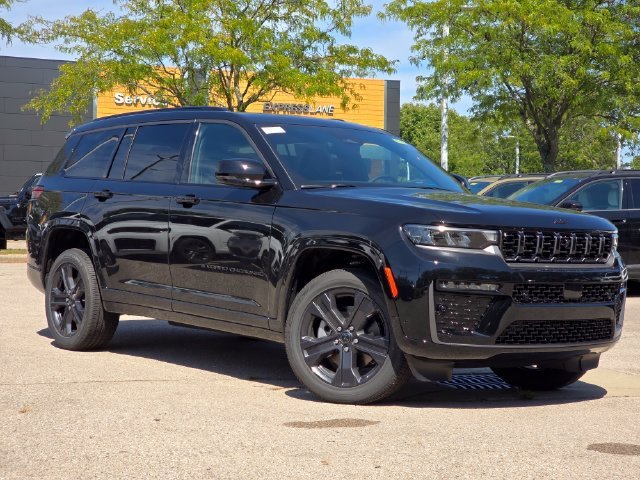 New 2027 High-Gloss Black Paint Jeep Limited Reserve image 2