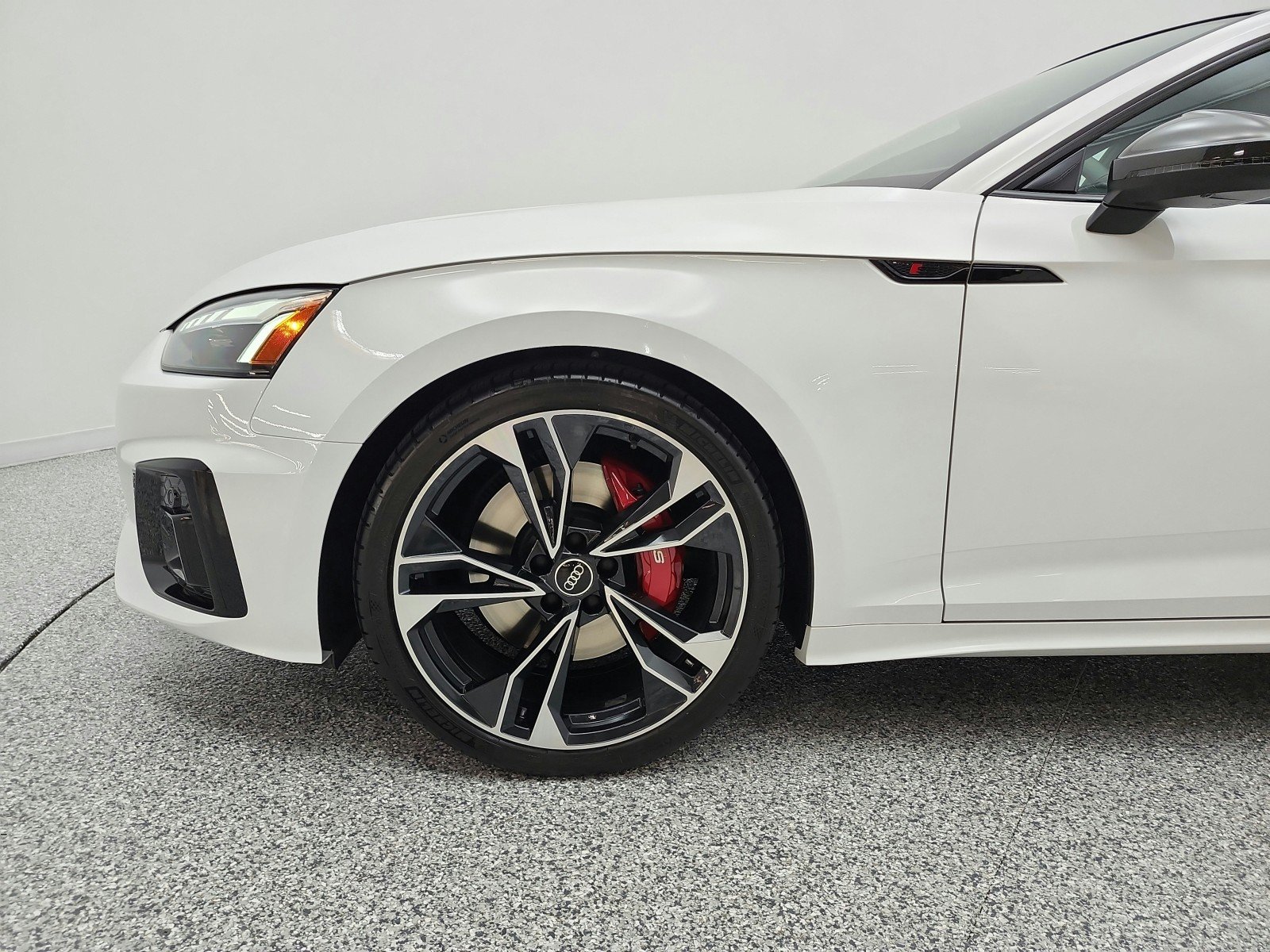 Used 2025  Audi Premium Plus image 31