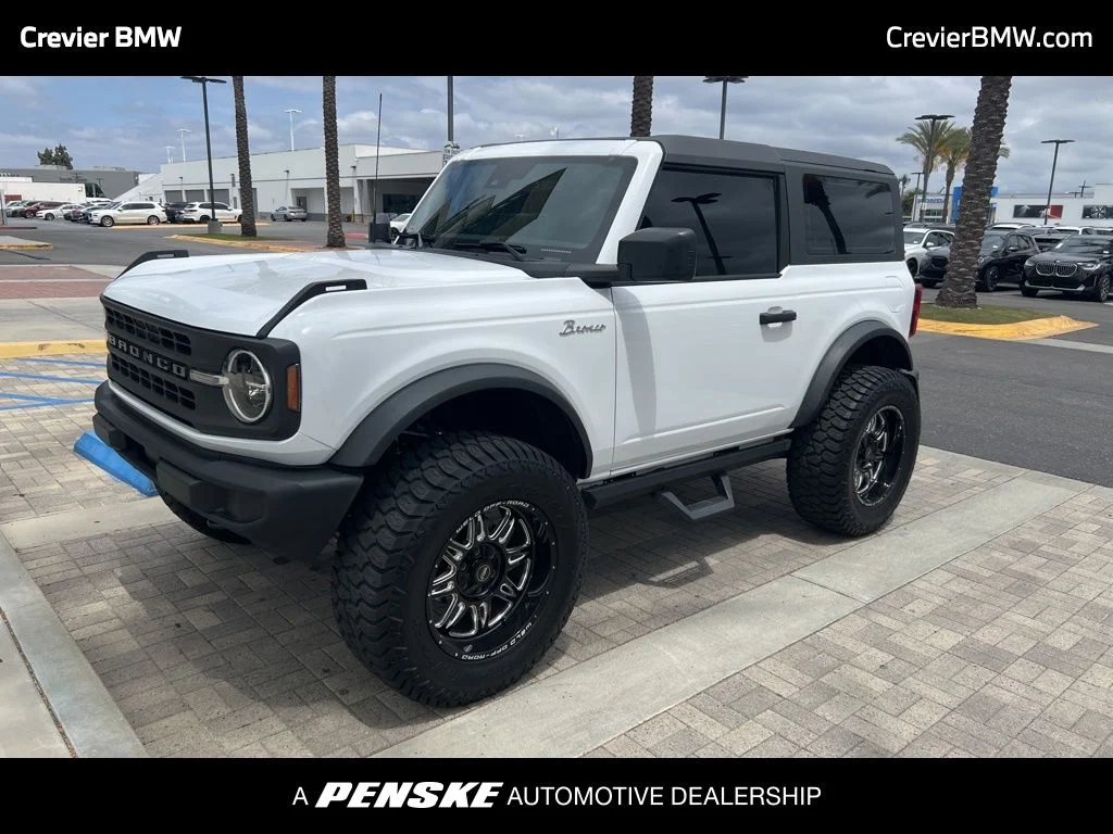 2022 Ford Bronco Base 4WD 2-door's photo