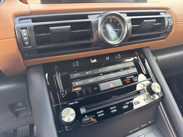 2023 Lexus IS 300 - Photo 19