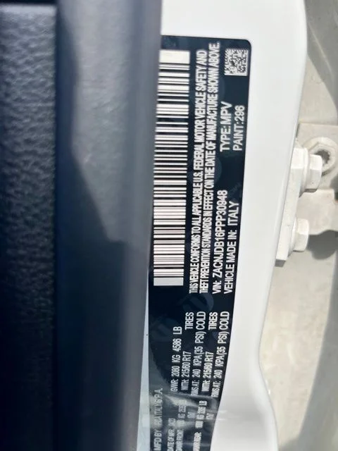 Used 2023 White Jeep Latitude image 14