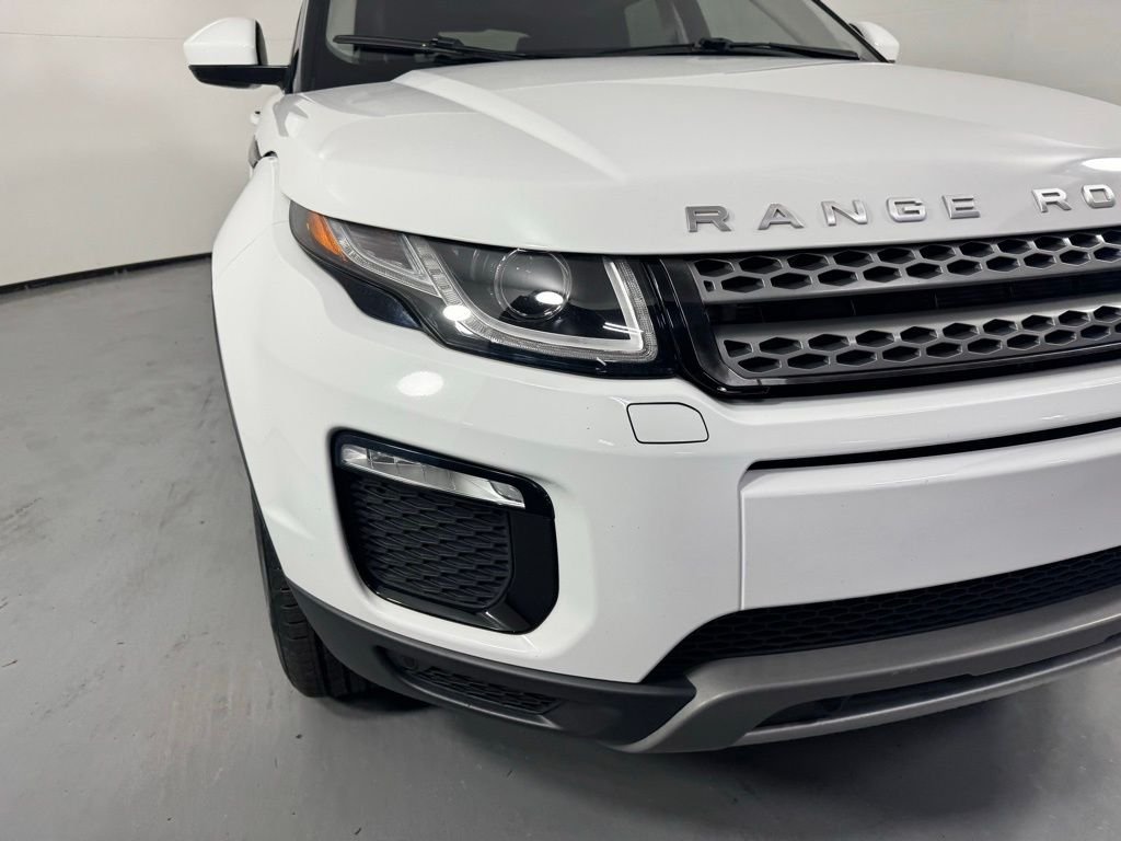 Used 2019 Fuji White Land Rover SE image 3