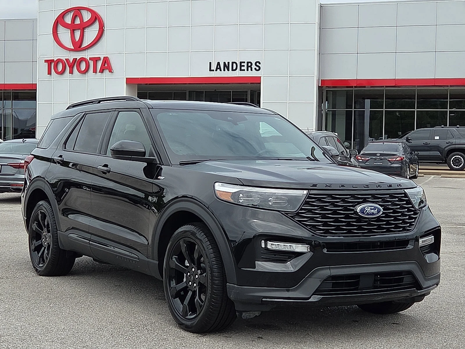 2024 Ford Explorer ST-LINE 4WD's photo