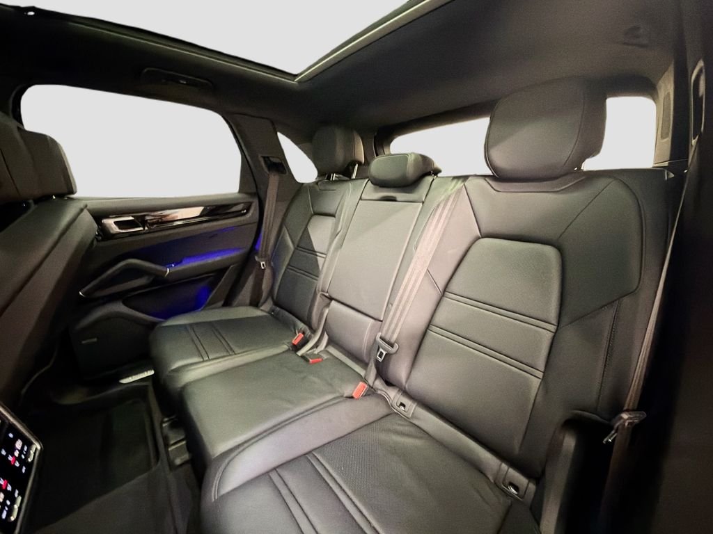 Used 2020  Porsche  image 26