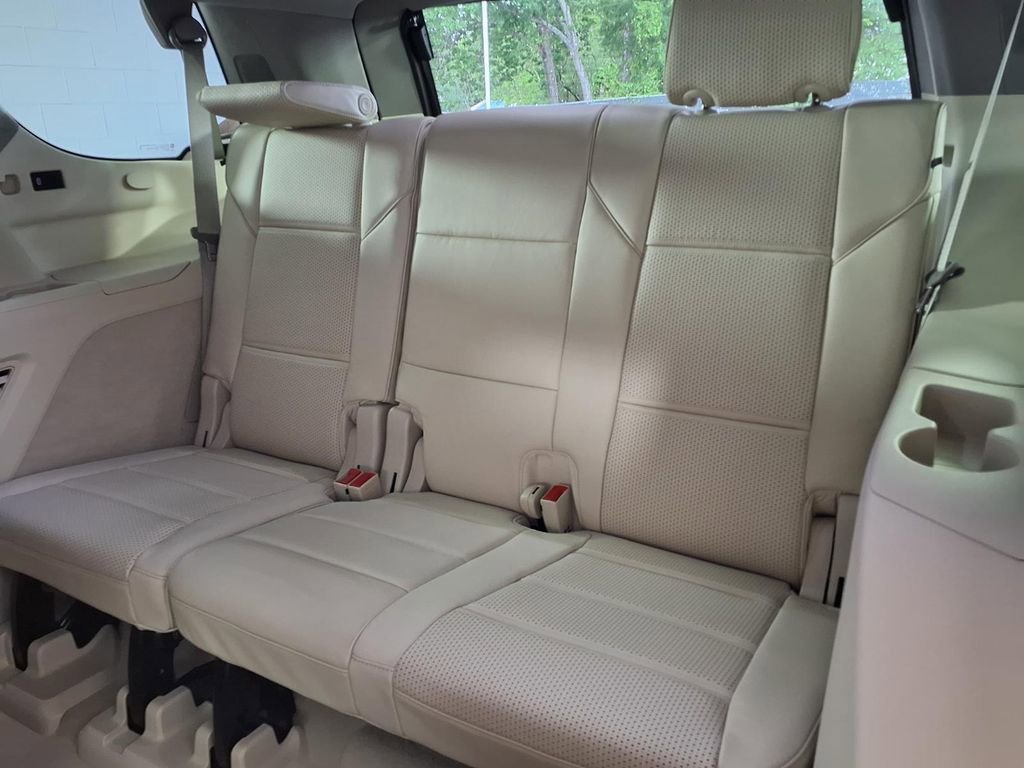 Used 2022 Crystal White Tricoat Cadillac Premium Luxury Platinum image 15