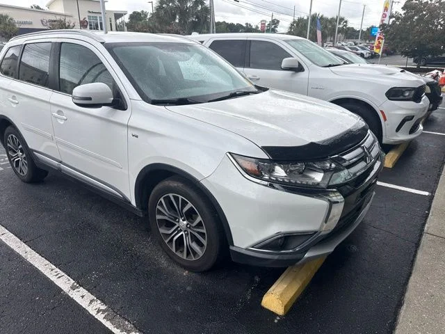 Used 2017  Mitsubishi GT image 11