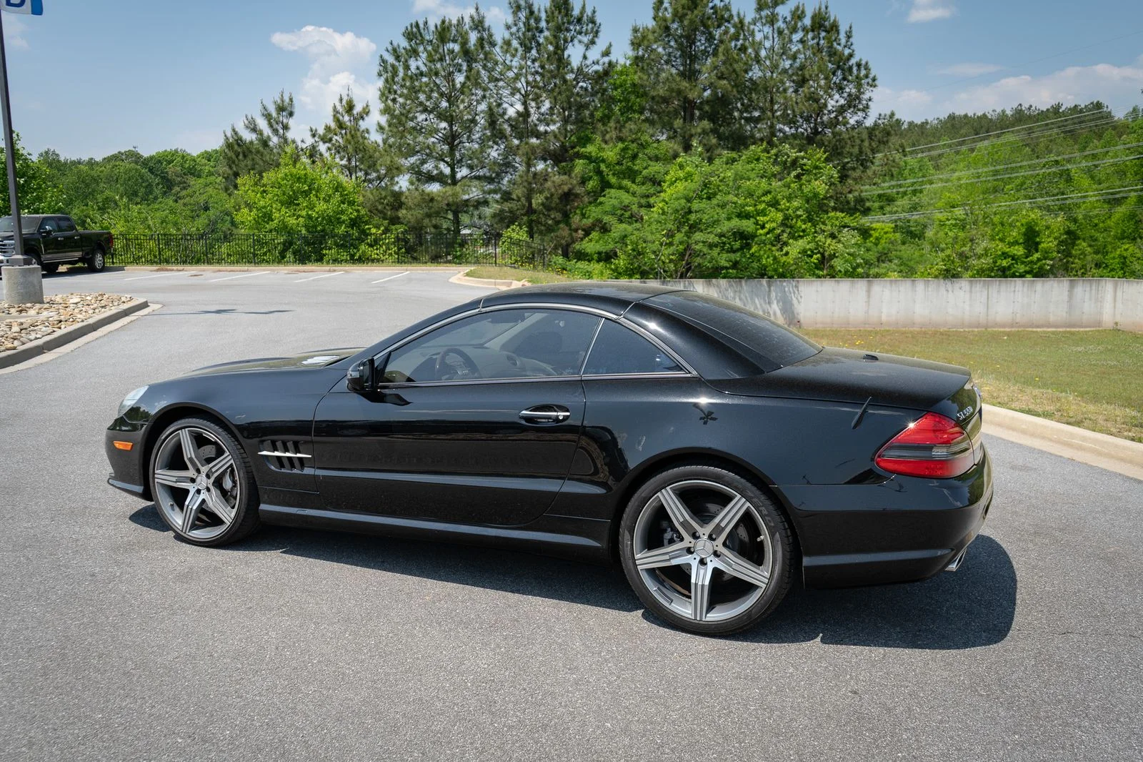 Used 2009 Black Mercedes-Benz SL 550 image 7