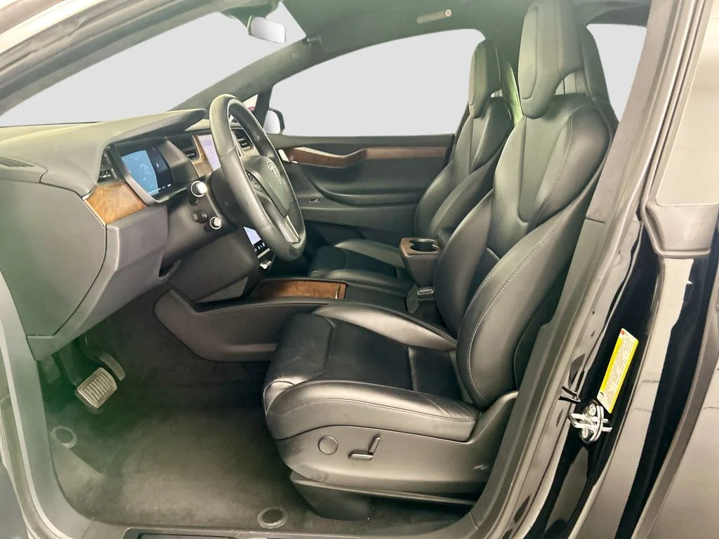 Used 2018 Black Tesla P100D image 5