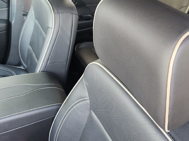 Used 2023 SUMMIT WHITE Chevrolet Premier image 21
