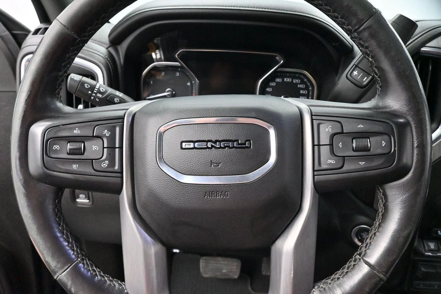 Used 2022 Hunter Metallic GMC Denali image 18