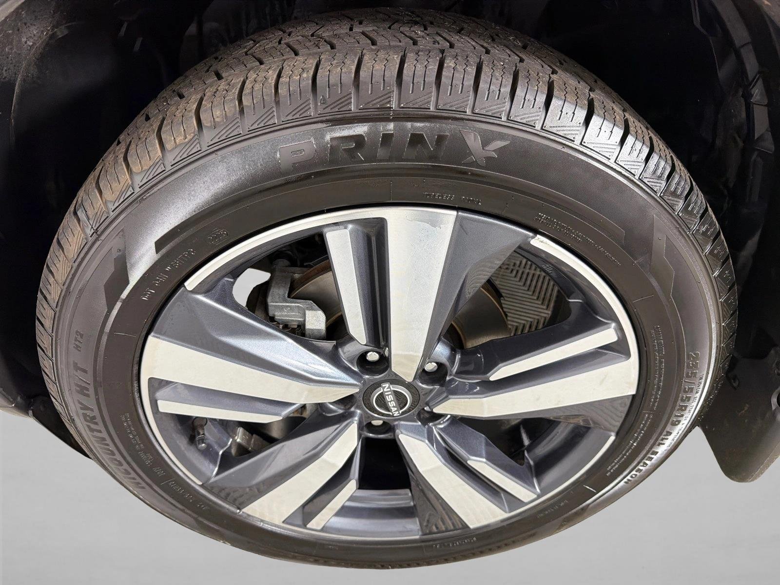 Used 2023 Super Black Nissan SL image 12
