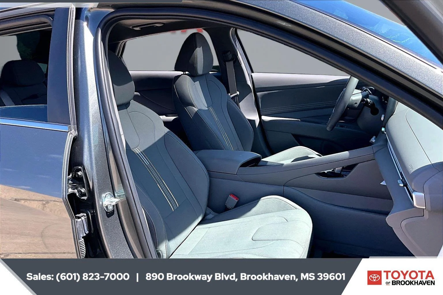 Used 2026 Amazon Gray Hyundai SEL Sport Premium image 6