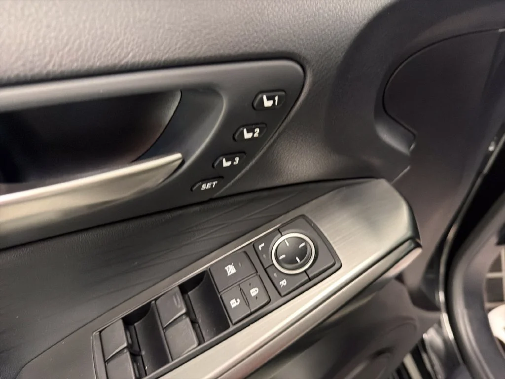 Used 2024 Black Lexus 500 F SPORT Performance Premium image 12