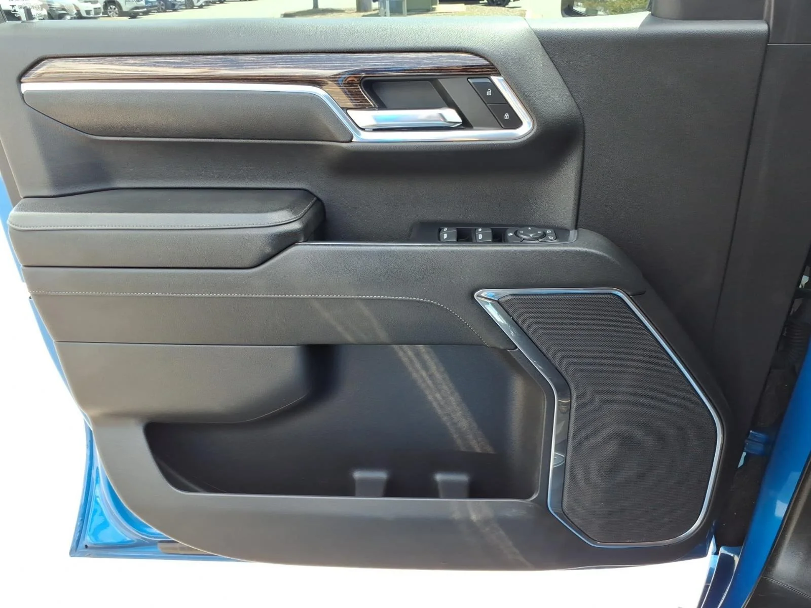 Used 2023 Dynamic Blue Metallic GMC Elevation image 25