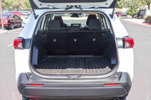 Certified Used 2020 ICE CAP Toyota  image 32