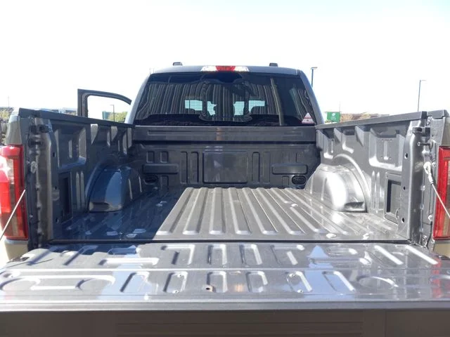 New 2026 Carbonized Gray Metallic Ford XLT image 27