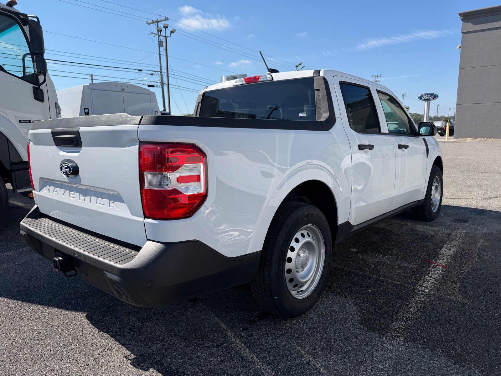 New 2026 Oxford White Ford XL image 4