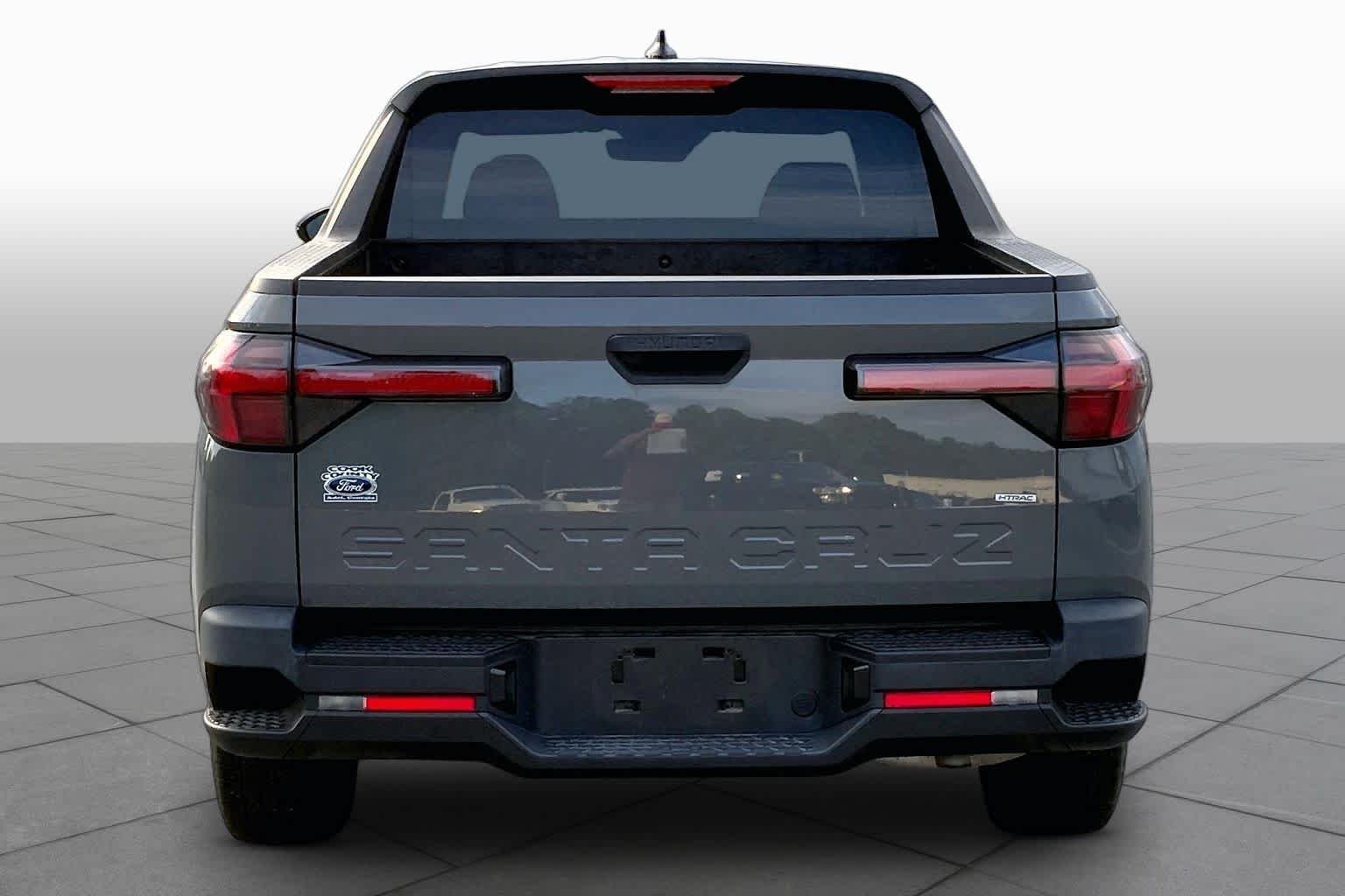 Used 2023 Hampton Gray Hyundai SEL image 5