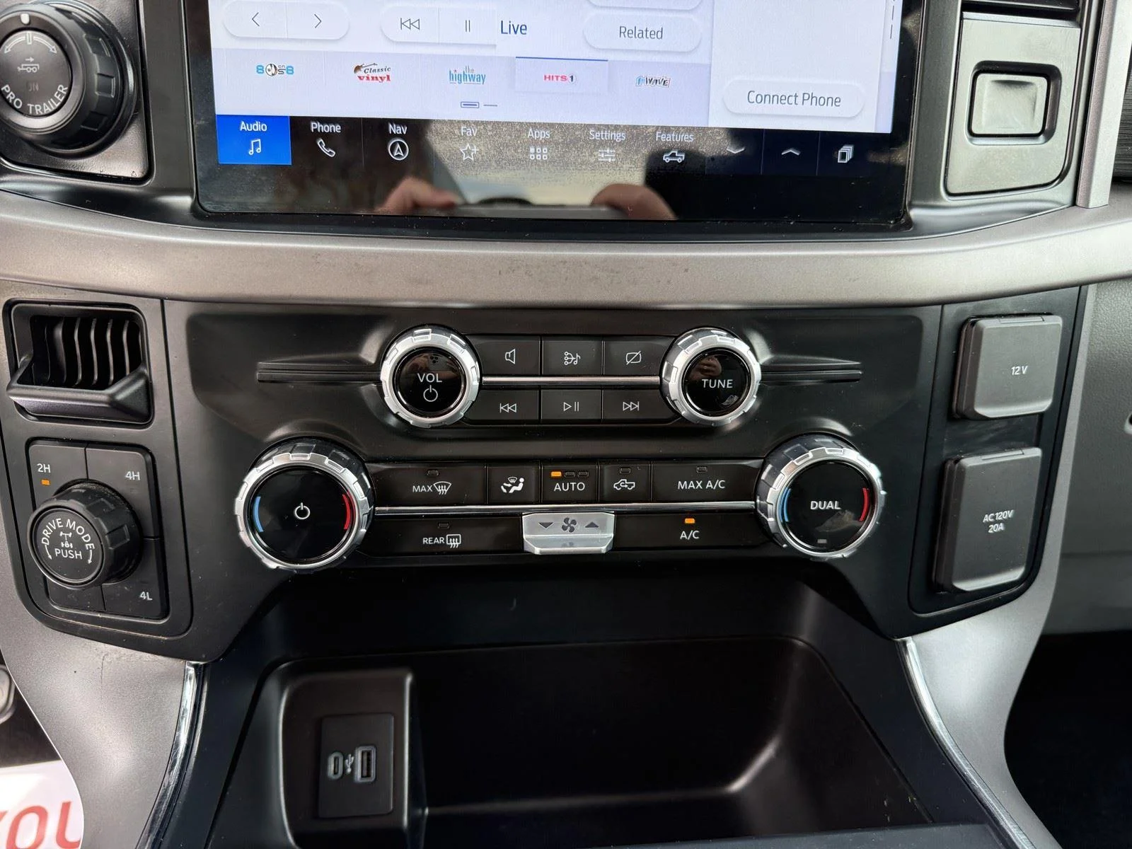 Certified Used 2024 Avalanche Gray Ford XLT image 23